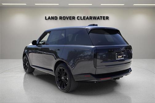 2025 Land Rover Range Rover P530 SE