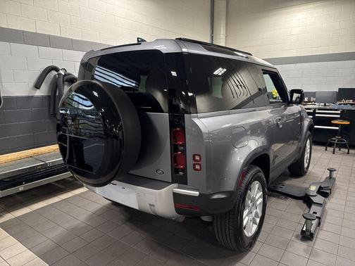 2023 Land Rover Defender 90 S