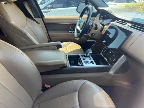 Ostuni Pearl White 2023 Land Rover Range Rover P530 SE