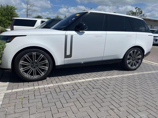 Ostuni Pearl White 2023 Land Rover Range Rover P530 SE