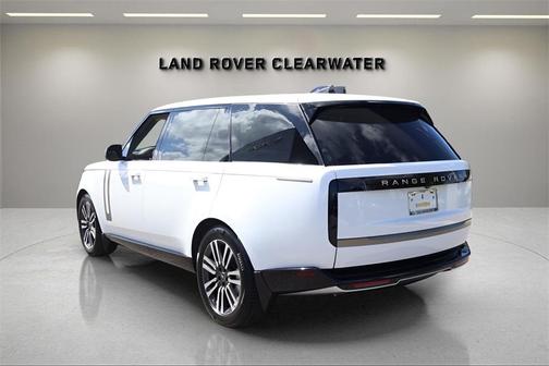 2025 Land Rover Range Rover P530 SE 7 Seat