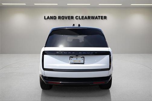 2025 Land Rover Range Rover P550e SE