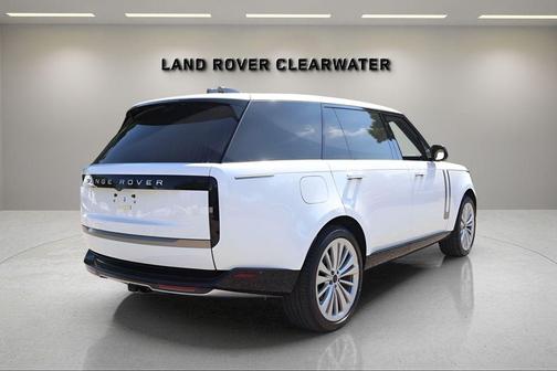 Fuji White 2026 Land Rover Range Rover P400 SE 7 Seat