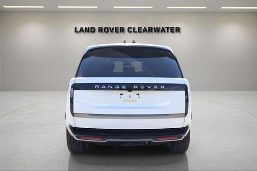 Fuji White 2026 Land Rover Range Rover P400 SE 7 Seat