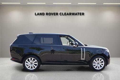 Santorini Black 2026 Land Rover Range Rover P400 SE 7 Seat