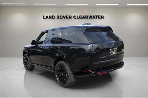 2025 Land Rover Range Rover P550e SE