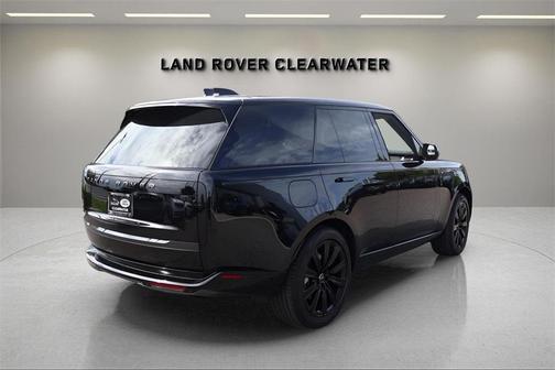 2025 Land Rover Range Rover P550e SE
