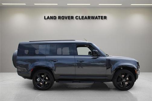 2025 Land Rover Defender P400 X-Dynamic SE