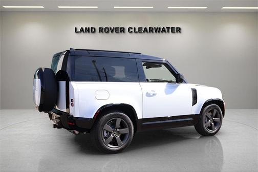 2025 Land Rover Defender P400 X-Dynamic SE