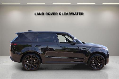 2026 Land Rover Range Rover Sport SE