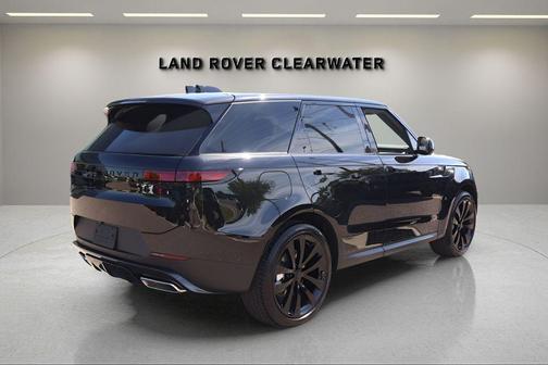 2026 Land Rover Range Rover Sport SE