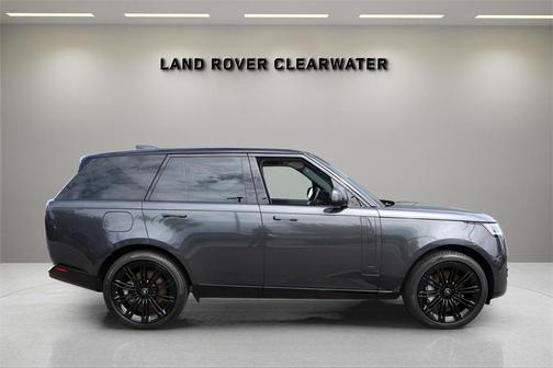 2025 Land Rover Range Rover P530 SE