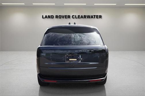 2025 Land Rover Range Rover P530 SE
