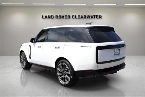2025 Land Rover Range Rover P530 SE