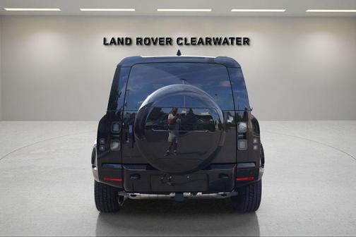 2026 Land Rover Defender P400 X-Dynamic SE