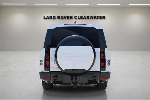 2025 Land Rover Defender P400 X-Dynamic SE