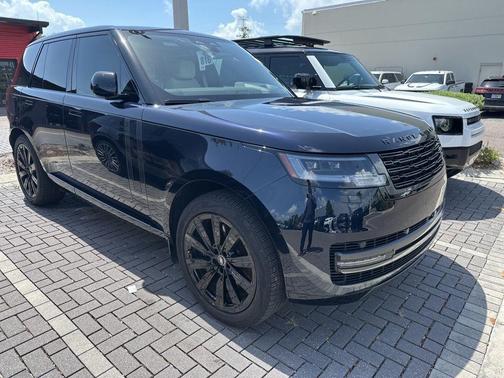 Constellation Blue In Gloss Finish 2025 Land Rover Range Rover P550e SE