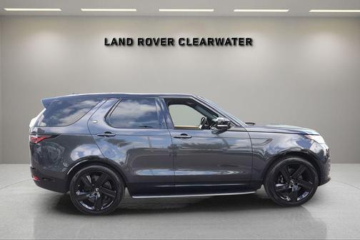 Carpathian Grey 2024 Land Rover Discovery P360 Metropolitan Edition