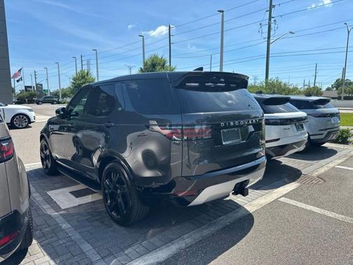 Carpathian Grey 2024 Land Rover Discovery P360 Metropolitan Edition