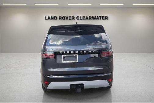 Carpathian Grey 2024 Land Rover Discovery P360 Metropolitan Edition