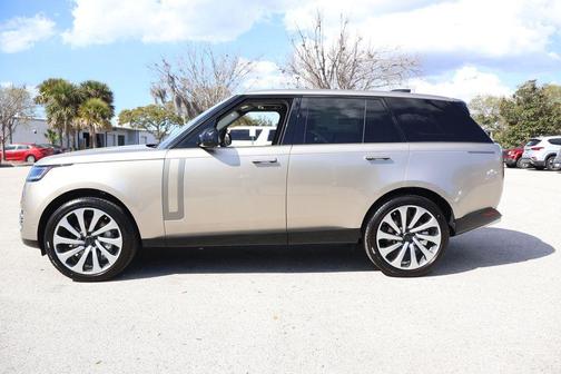 2026 Land Rover Range Rover P530 SE