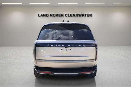 2026 Land Rover Range Rover P530 SE