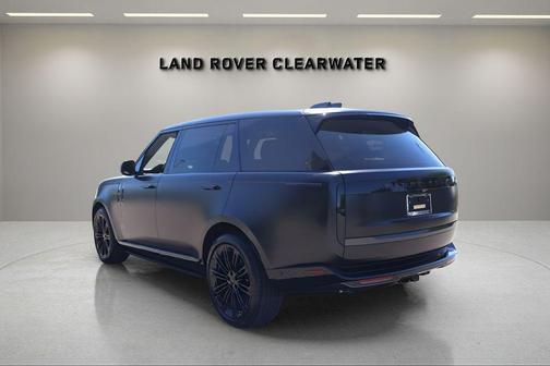 Obsidian Black Satin 2026 Land Rover Range Rover P530 SE 7 Seat