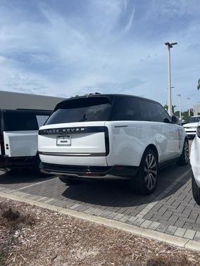 2025 Land Rover Range Rover P530 SE