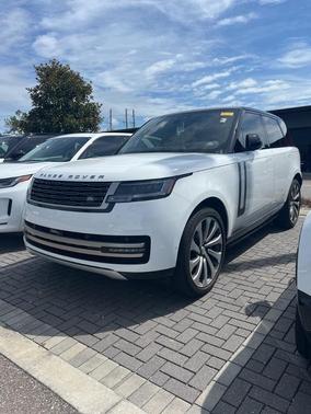 2025 Land Rover Range Rover P530 SE