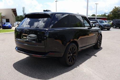 2025 Land Rover Range Rover P550e SE