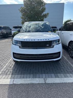 Fuji White 2025 Land Rover Range Rover P400 SE