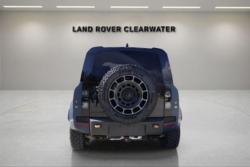 2026 Land Rover Defender V8