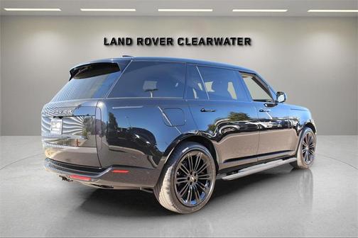 2025 Land Rover Range Rover P400 SE 7 Seat