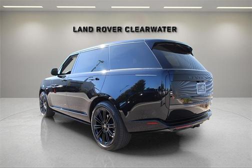 2025 Land Rover Range Rover P400 SE 7 Seat
