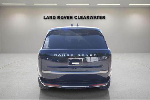Constellation Blue Ultra Metallic Gloss 2026 Land Rover Range Rover P530 SE 7 Seat