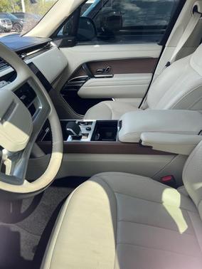 2023 Land Rover Range Rover P400 SE