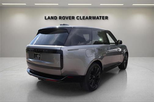 2025 Land Rover Range Rover P530 SE