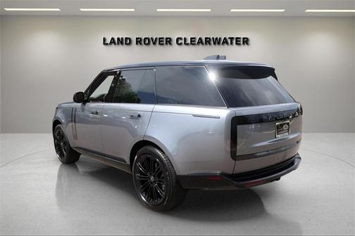 2025 Land Rover Range Rover P530 SE