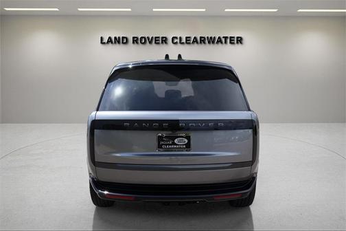 2025 Land Rover Range Rover P530 SE