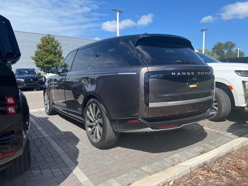 2025 Land Rover Range Rover AUTOBIOGRAPHY