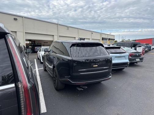 2025 Land Rover Range Rover P400 SE