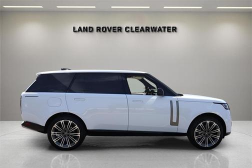 2025 Land Rover Range Rover P400 SE 7 Seat