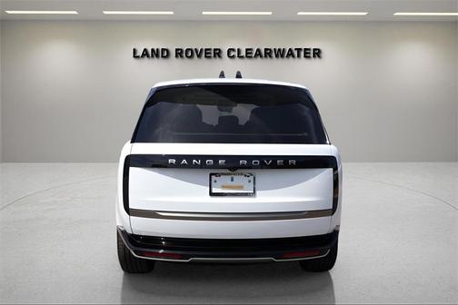 2025 Land Rover Range Rover P400 SE 7 Seat