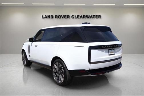 2025 Land Rover Range Rover P400 SE 7 Seat