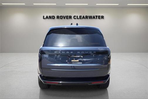2025 Land Rover Range Rover P550e SE