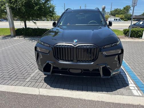 Black Sapphire Metallic 2024 BMW X7 xDrive40i