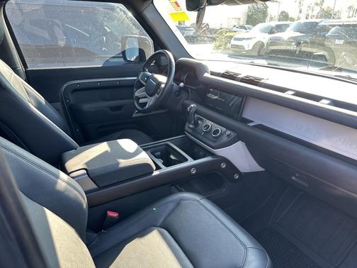 2023 Land Rover Defender 90 S