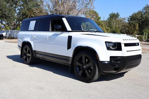 2024 Land Rover Defender P400 X-Dynamic SE