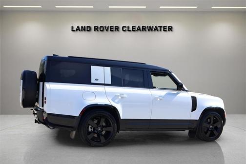 2024 Land Rover Defender P400 X-Dynamic SE