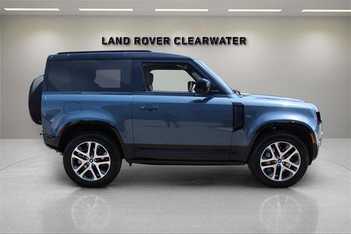 2025 Land Rover Defender P400 X-Dynamic SE